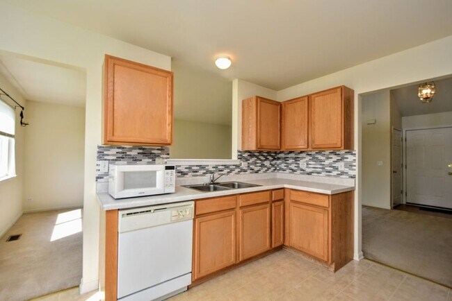 Building Photo - 2412 Miriam Ave