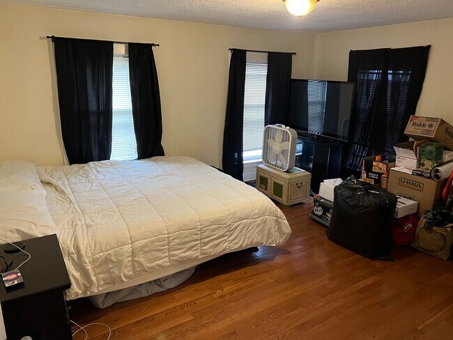 Foto del edificio - 154 Jenness St