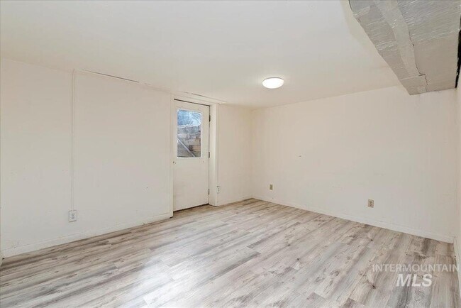 Building Photo - 132 North Yale Street, Unit 2