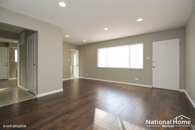 Foto del edificio - 1355 Balmoral Ave.