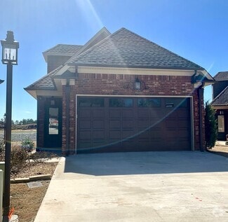 Building Photo - 2807 Village Meadow Cv