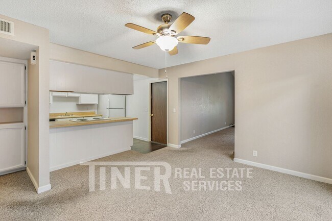Building Photo - 7449 Willowcreek Dr