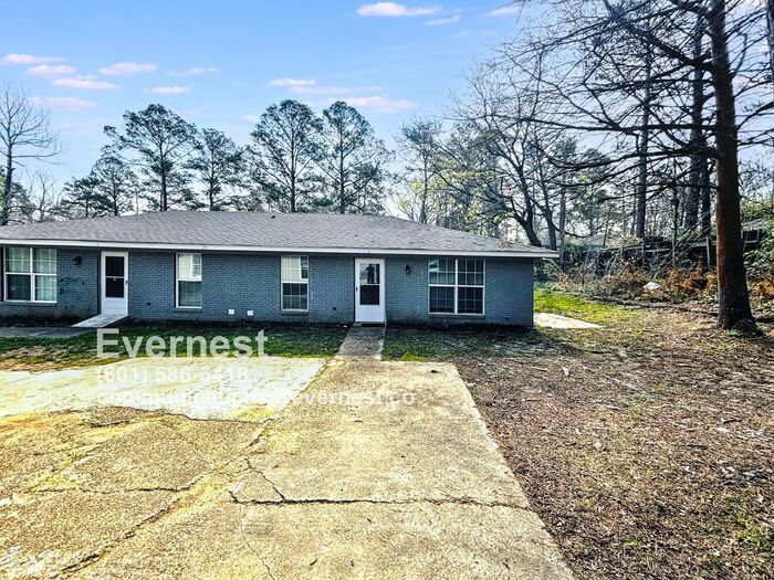 Primary Photo - 253 Lawrence Rd