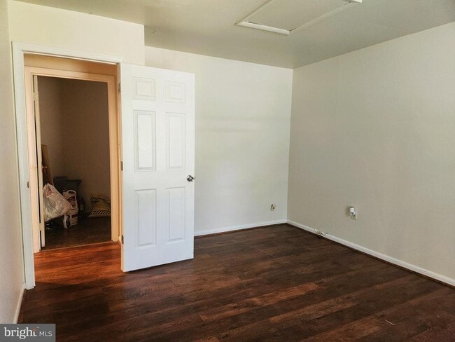 Building Photo - 6107 Willow Way