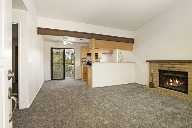 Building Photo - Just Like New This 2 Bedroom Condo Has It ...