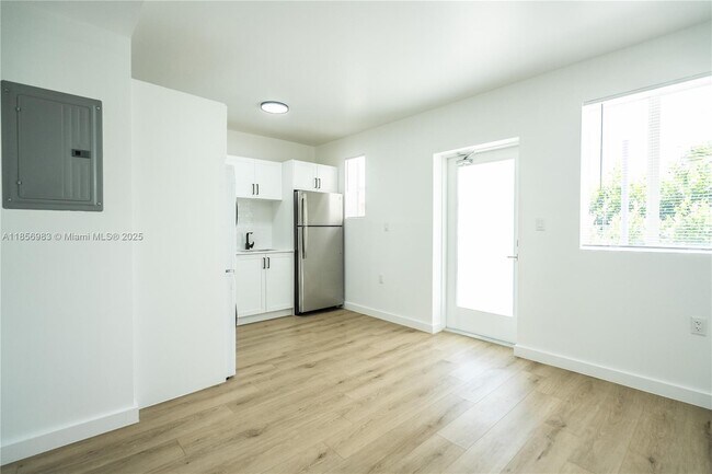 Foto del edificio - 1955 NW 2nd Ct