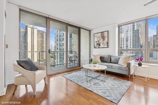 Foto del edificio - 420 E Waterside Dr