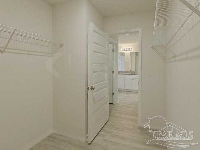 Foto del edificio - 300 Monarch Ln