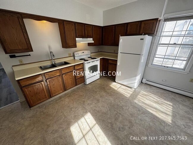 Building Photo - 15 Kennebec Rd