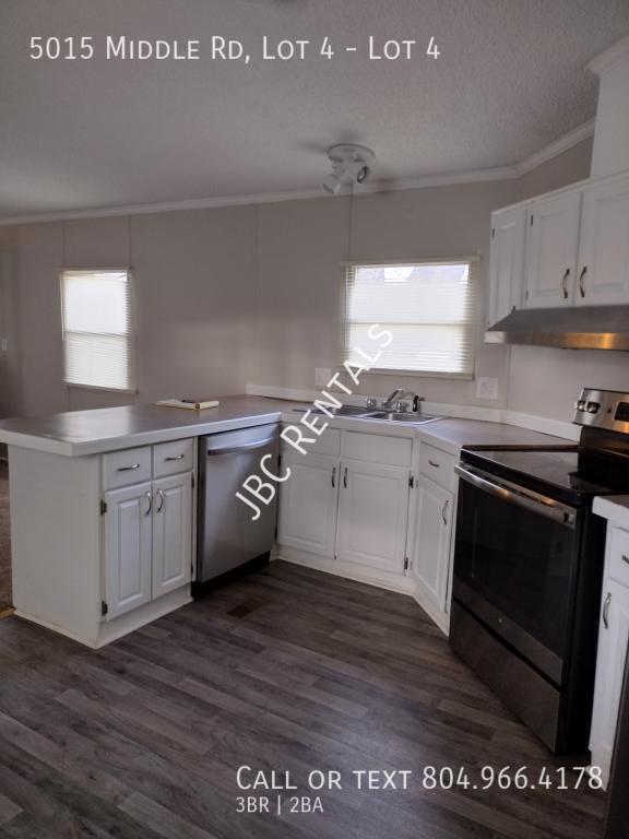 Building Photo - 5015 Middle Rd