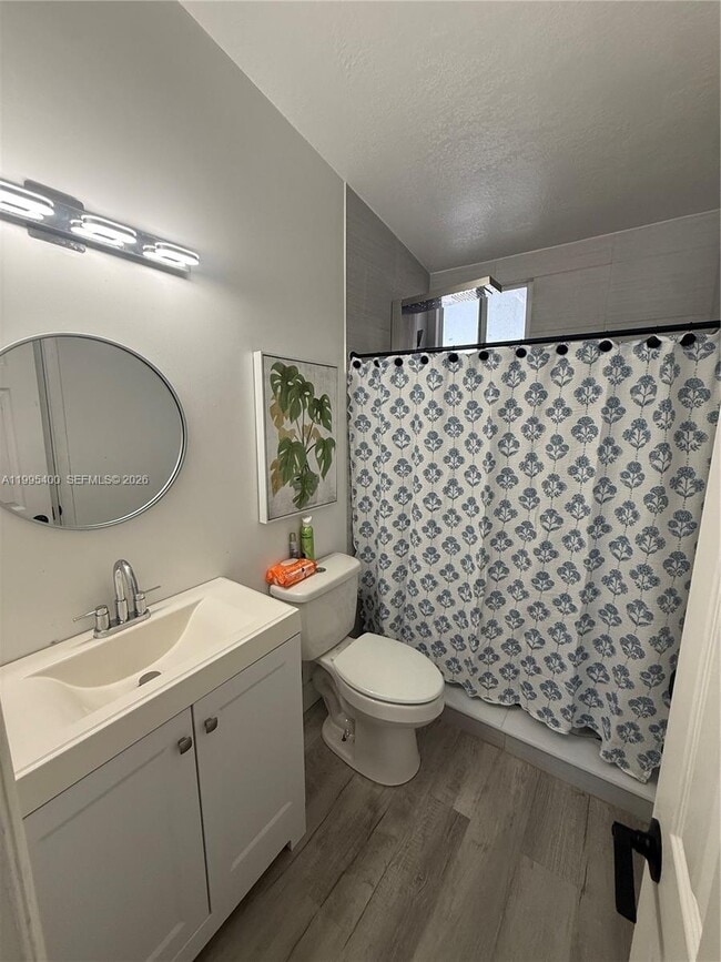 Foto del edificio - 328 NW 47th St