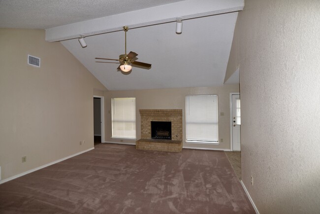 Building Photo - Rowlett 3 bedroom 2 bath
