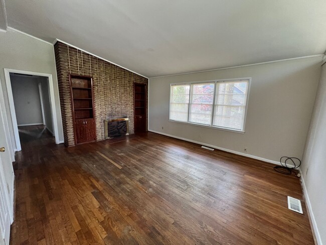 Foto del edificio - East Glenn Property