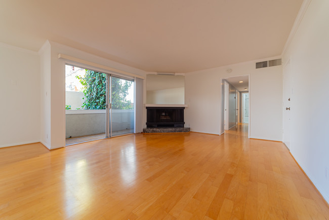 Sala de estar - 11849 Mayfield Ave