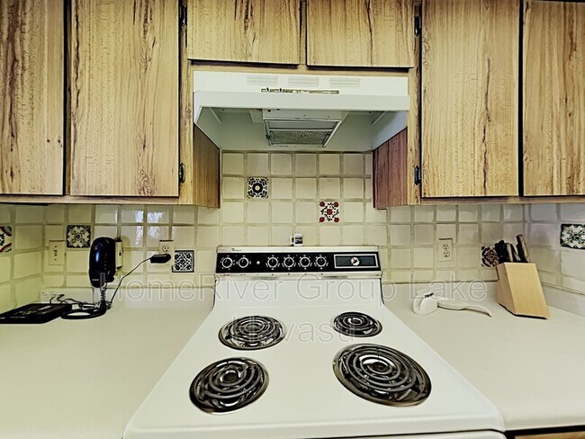 Building Photo - 1956 Montana Vista