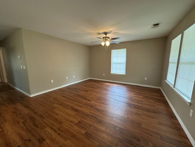Building Photo - 2 bed/2 bath house in Durant, OK