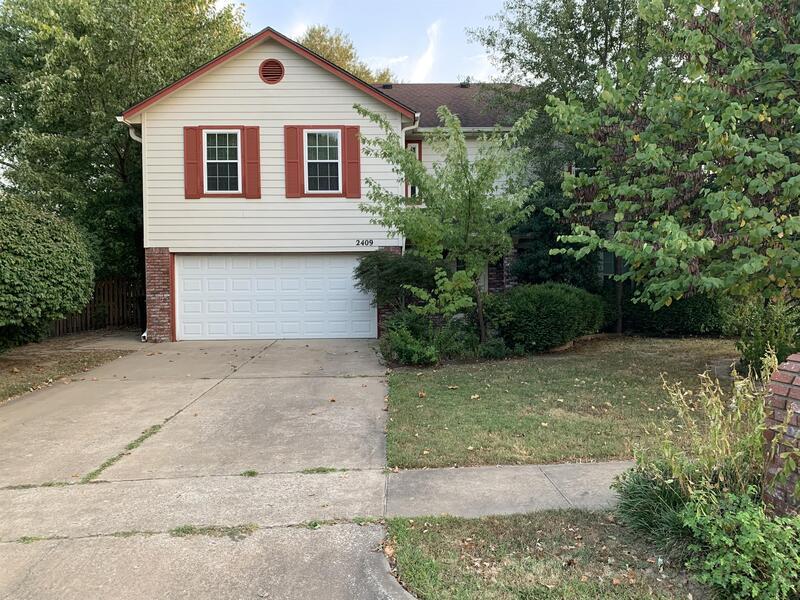 Primary Photo - 2409 W Twin Oaks St