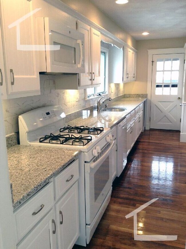 Foto del edificio - Super Cozy Somerville 3 Bed