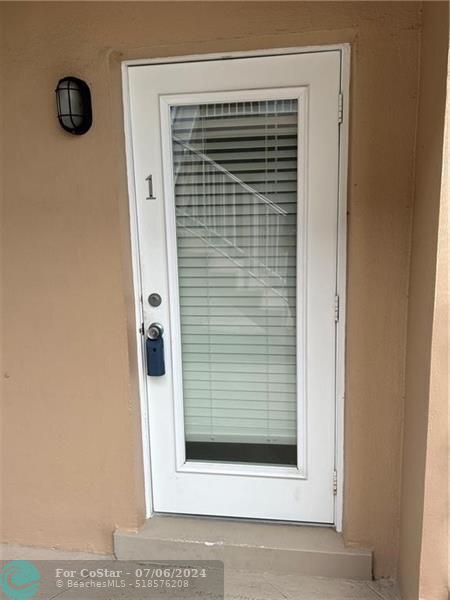 Foto del edificio - 2737 NE 28th St