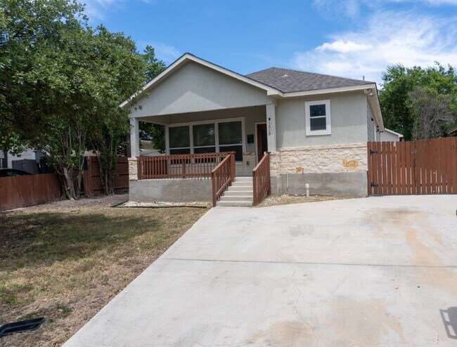 Foto del edificio - Beacon Hill, 3 Bedroom, 2 Bathroom, 2017 Build, ***Solar Panels, Utilities Average $40 per month***