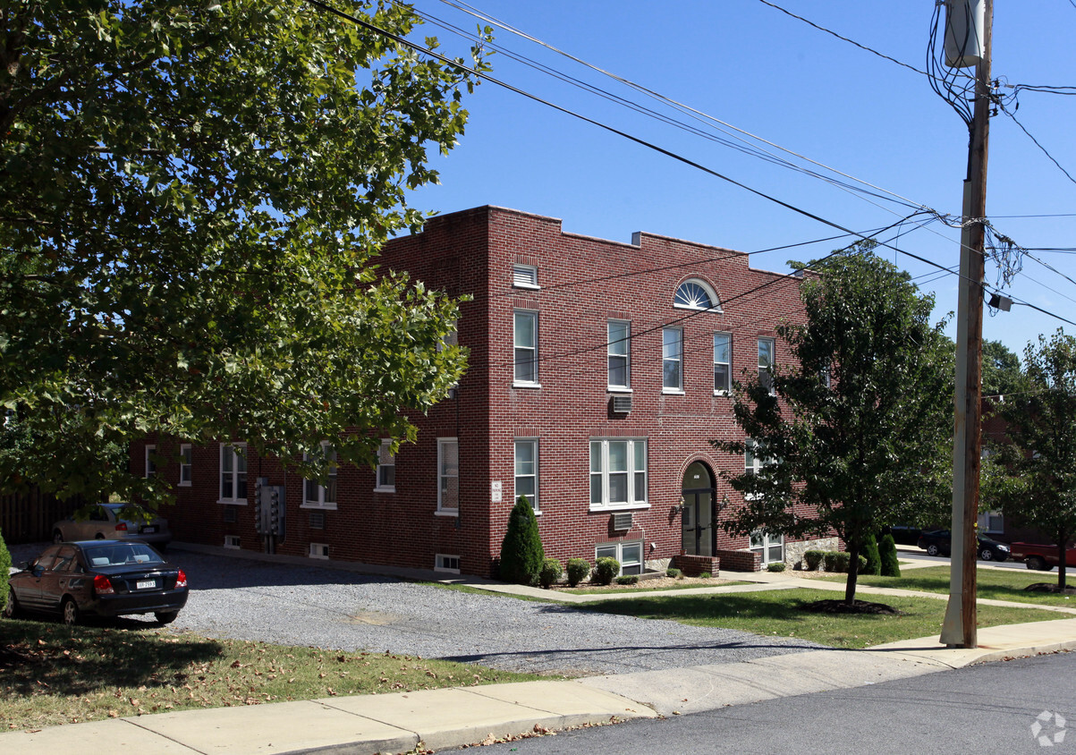 Building Photo - Cork Street Apartments