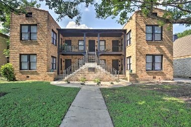 Building Photo - 209 E Rosewood Ave