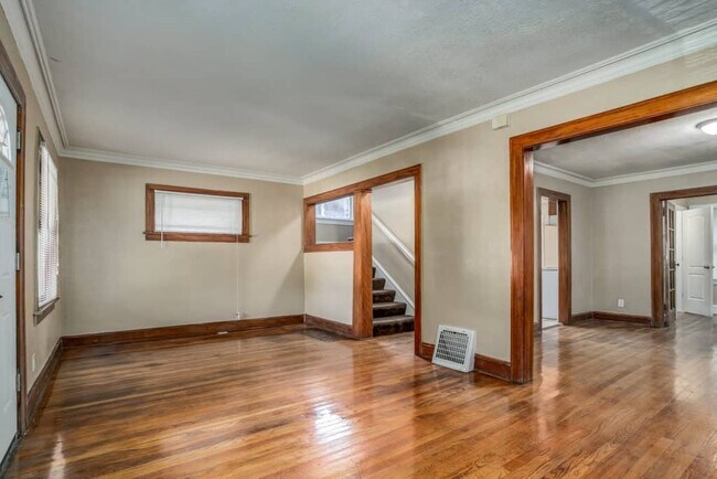 Building Photo - 5341 Euclid Ave