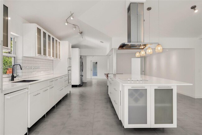 Foto del edificio - 801 NE 118th St