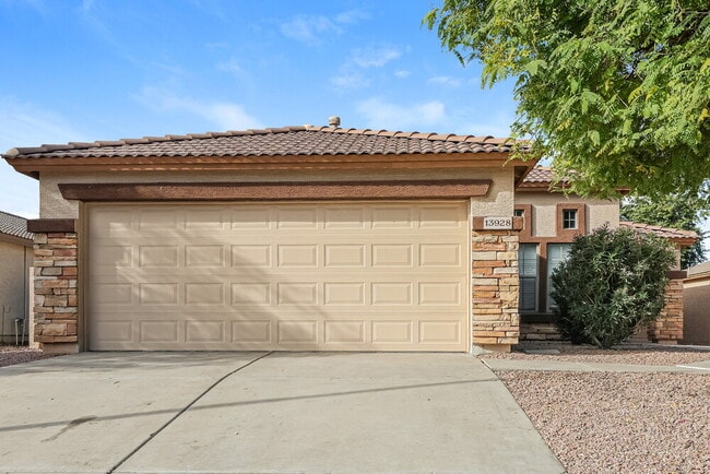 Building Photo - 13928 N 133rd Ln