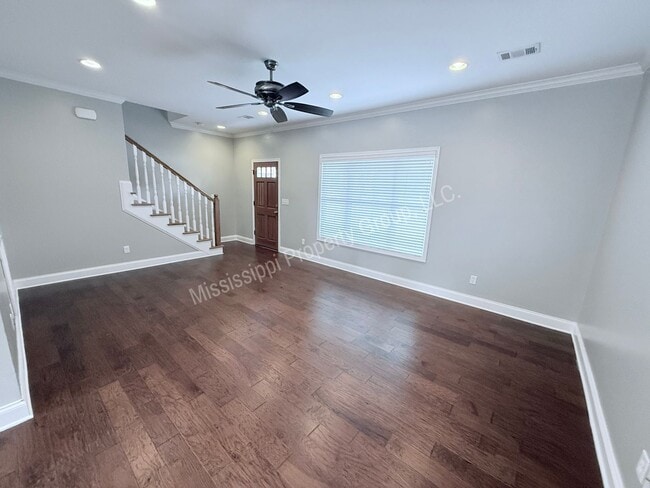 Building Photo - 3BR/2.5BA Home