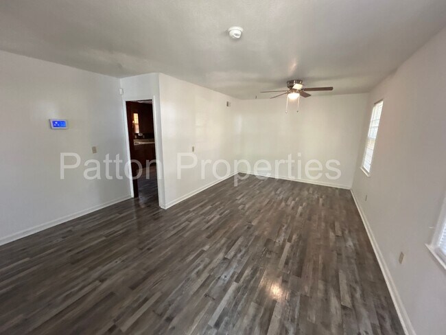 Foto del edificio - Barony Home