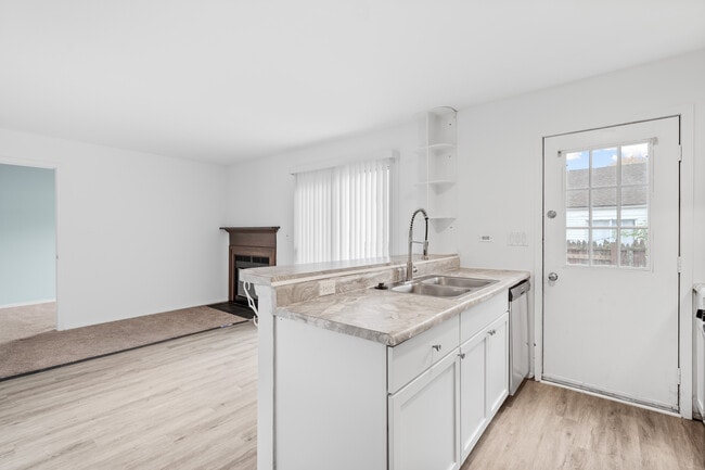 Building Photo - 741 Asbury Dr