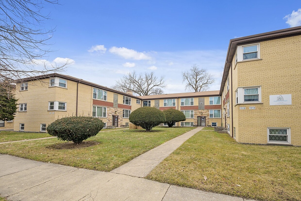Primary Photo - 1514-20 W. 99th St. Chicago IL