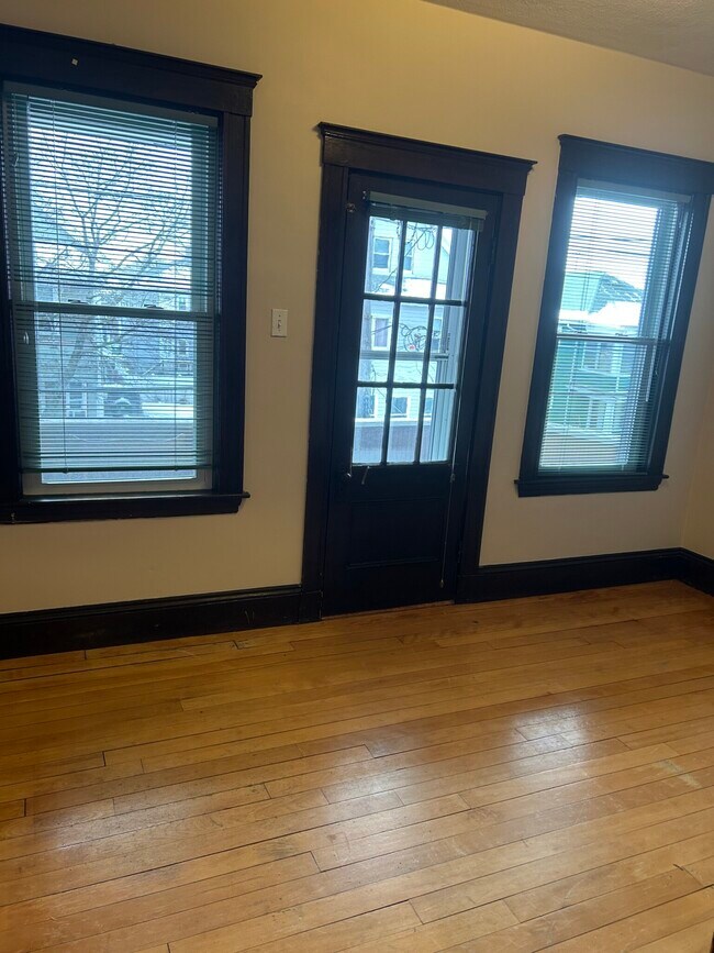 Building Photo - 61 Frederick Ave