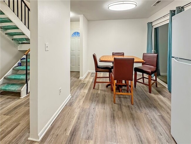 Photo - 314 College Park Dr Townhome