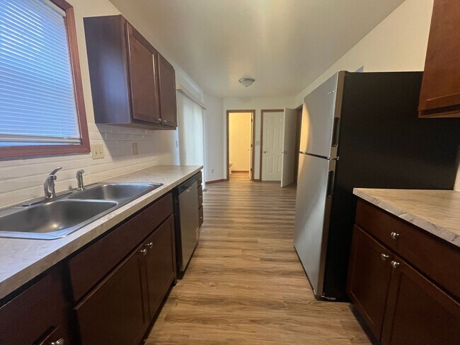 Foto del edificio - 3 Bedroom Duplex Available in Goshen