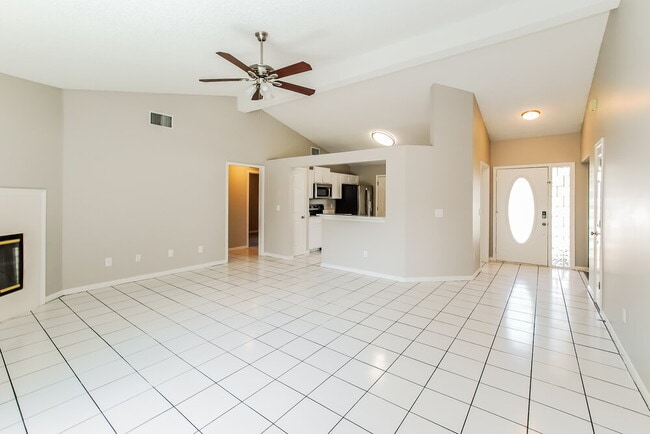 Building Photo - 3750 Barbizon Cir S