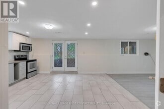 Building Photo - 16 Waddington Crescent