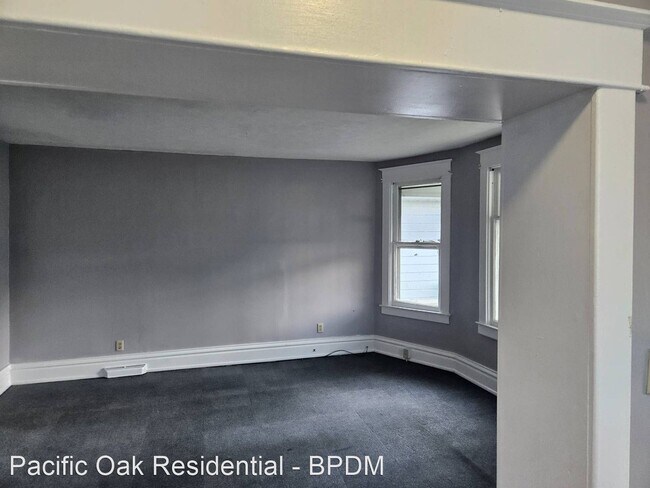 Foto del edificio - 3 br, 1 bath House - 5380 Winchester Avenue
