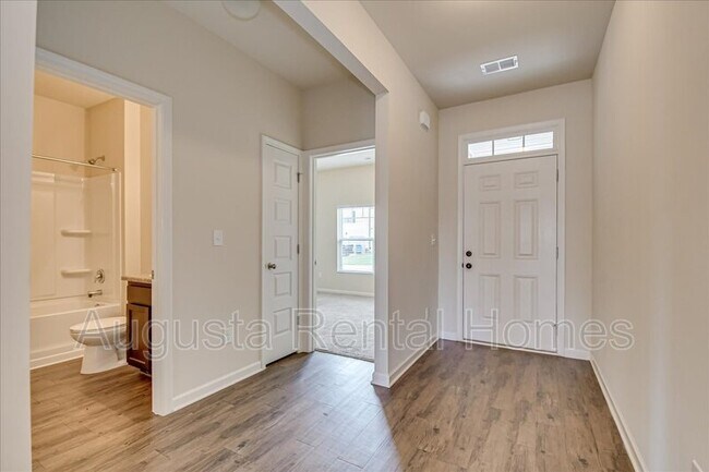 Building Photo - 141 Sims Ct
