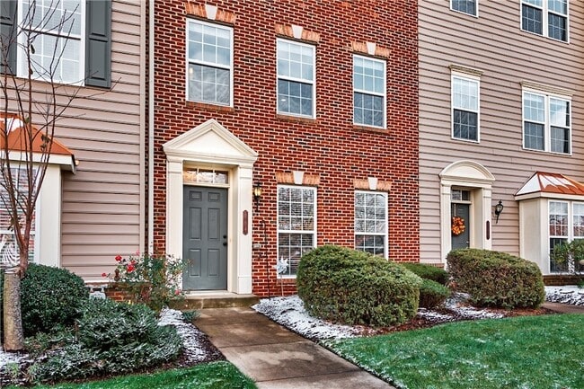 Photo - 704 Park Plaza E Townhome