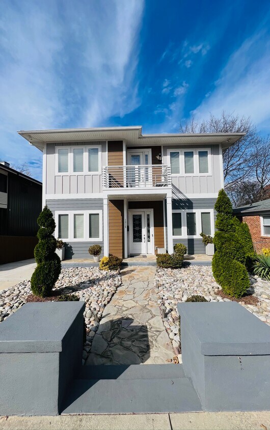 Primary Photo - 1215 Seigle Ave
