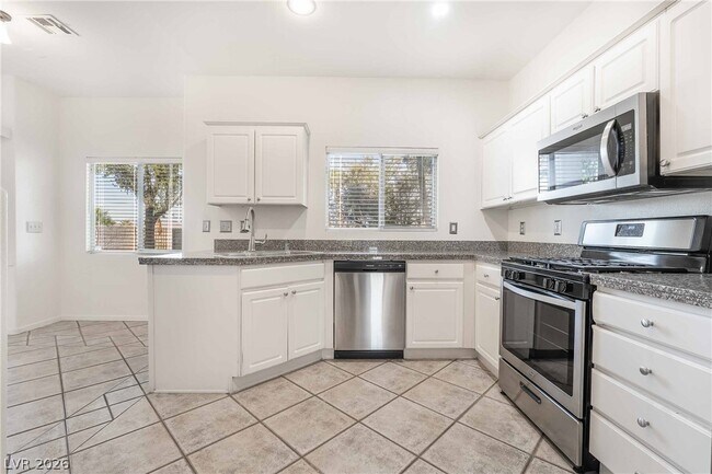 Building Photo - 3194 Castle Canyon Ave