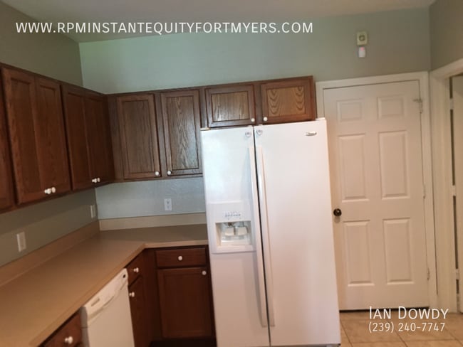 Building Photo - 9837 Catena Way