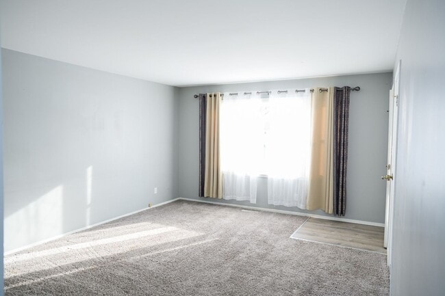 Foto del edificio - 2 bed 1 bath Duplex in Portage