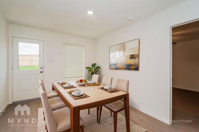 Foto del edificio - 2640 Mistwood Dr