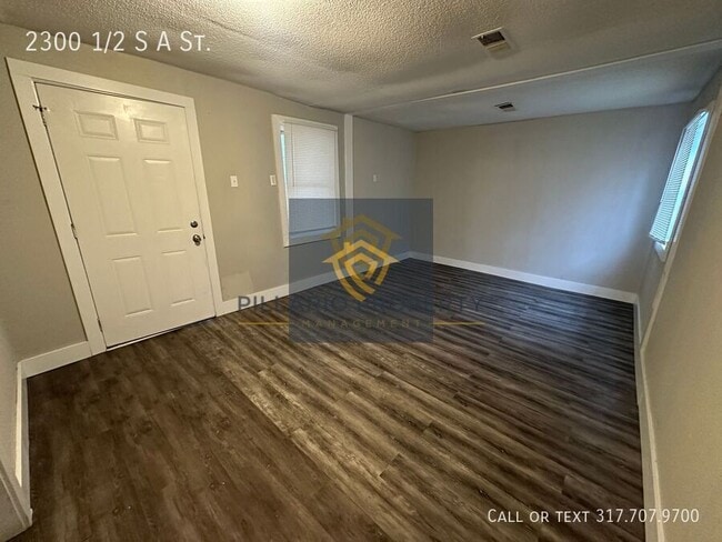 Building Photo - 2300 S A St