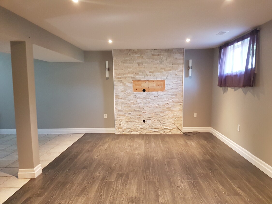 Primary Photo - 204 Irving Pl