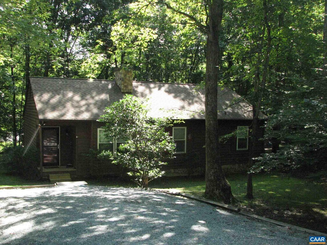 13 Dogleg Rd, Palmyra, VA 22963 House Rental in Palmyra, VA