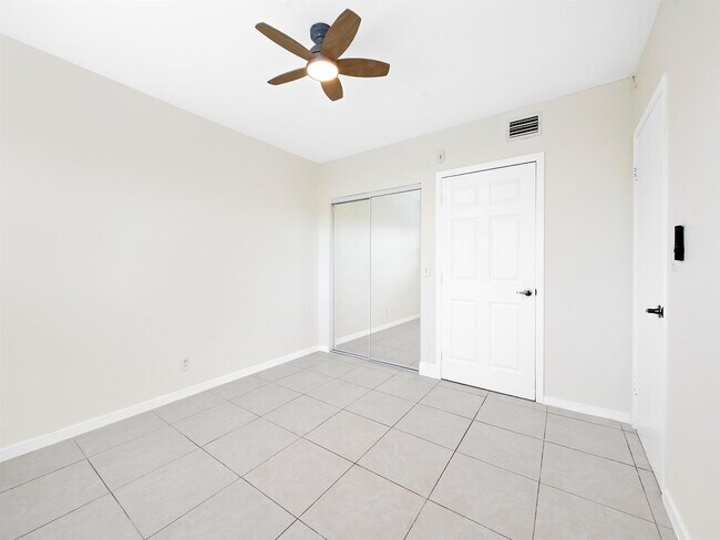 Foto del edificio - 2238 Monroe St